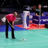 c7-丹麦队突破重重防线，连续两轮胜利领跑小组